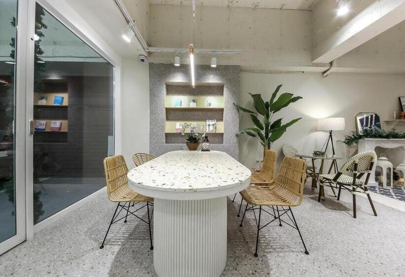 בית מלון כפרי W Lounge