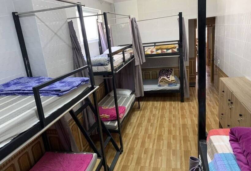 Lee Na Hotel   Hostel