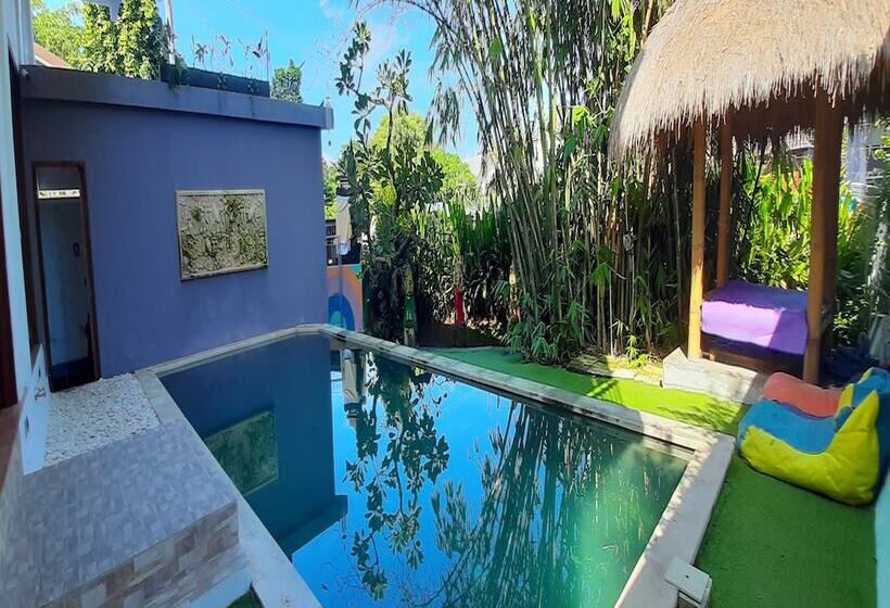 Ozora Tiying Tutul Hostel Canggu