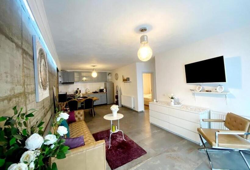 פנסיון Green Hill Villa