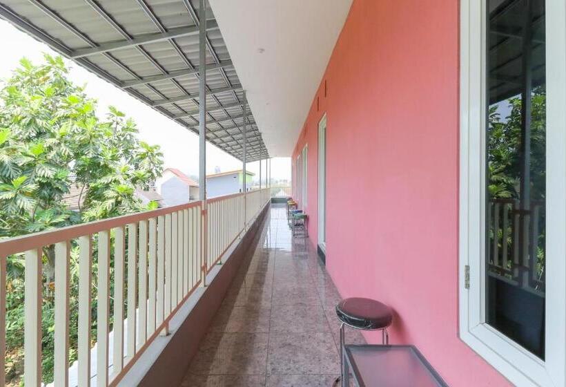 膳宿费 Griya Mulya Near Alun Alun Batu Mitra Reddoorz