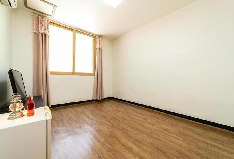 Пансион Hoony Guesthouse   Hostel