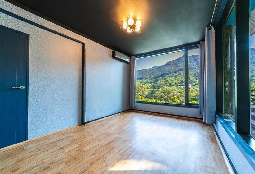 Пансион Hoony Guesthouse   Hostel