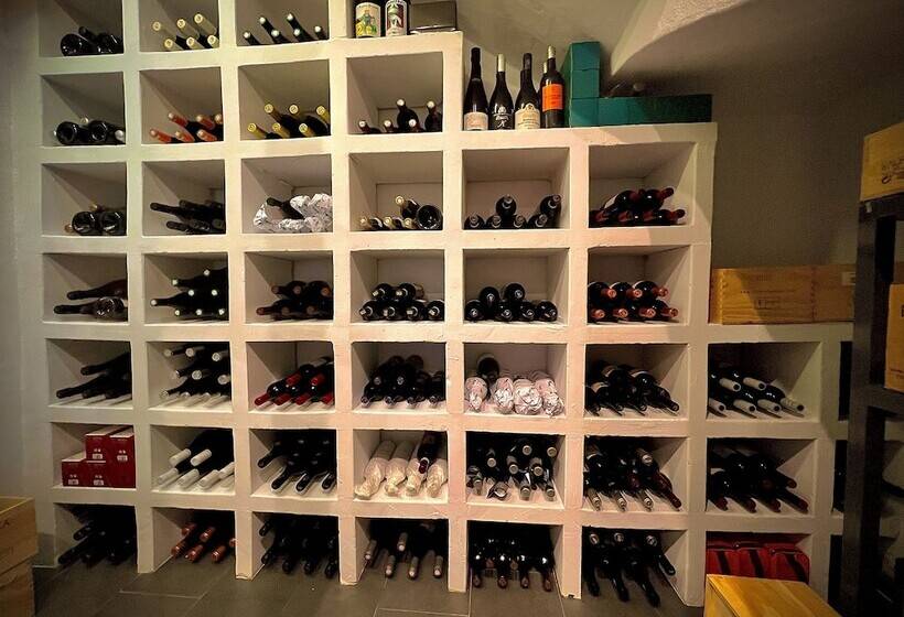 پانسیون Hostal Del Vino La Costera