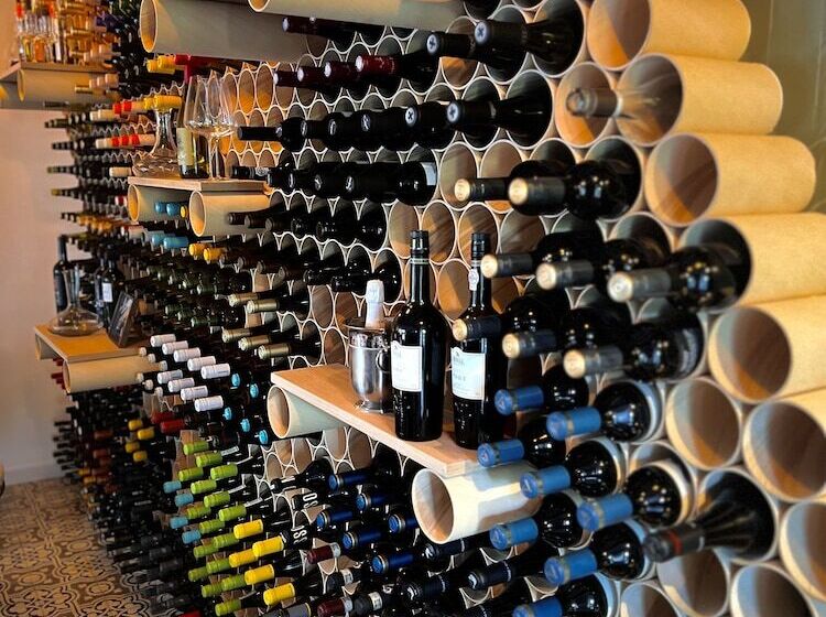 پانسیون Hostal Del Vino La Costera