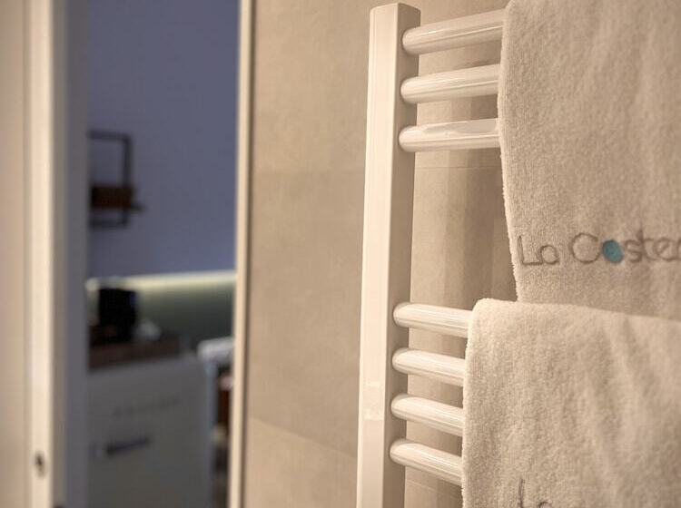 پانسیون Hostal Del Vino La Costera