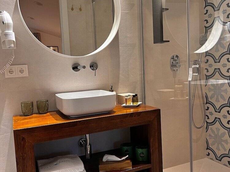 پانسیون Hostal Del Vino La Costera