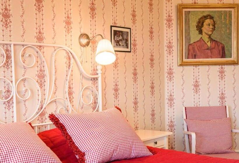 بنسيون Soltägtgården