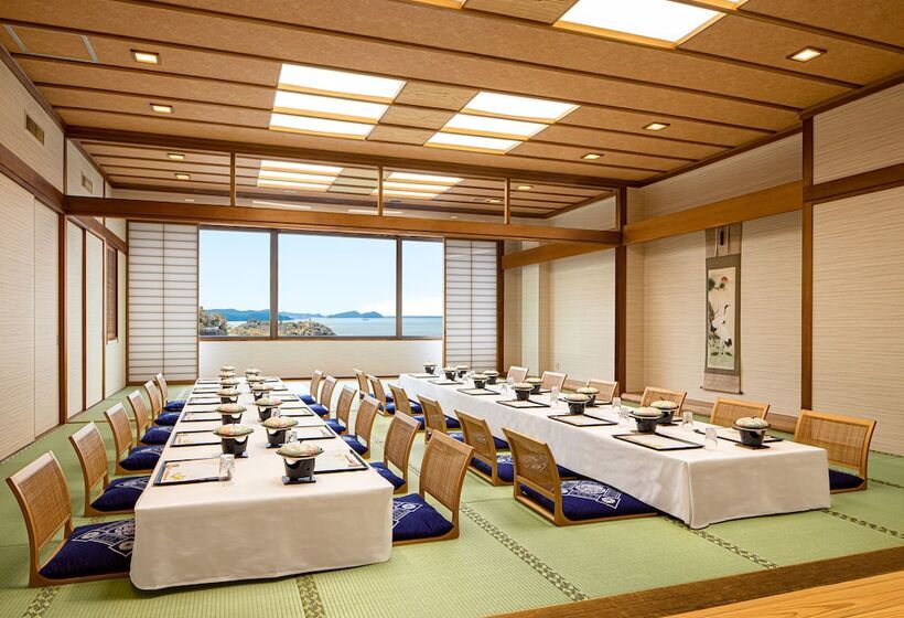 ريوكان The Grand Resort Wakanoura