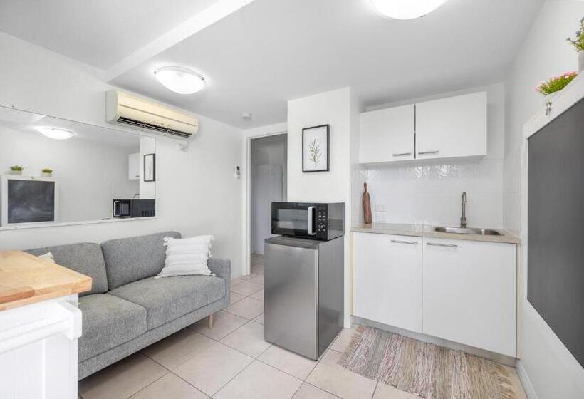 Tingeera Bespoke Beachfront Apartments