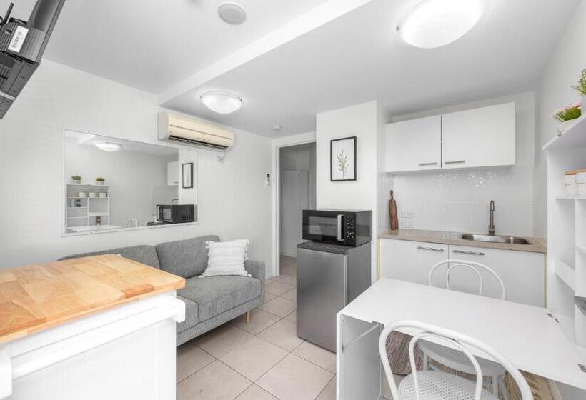 Tingeera Bespoke Beachfront Apartments