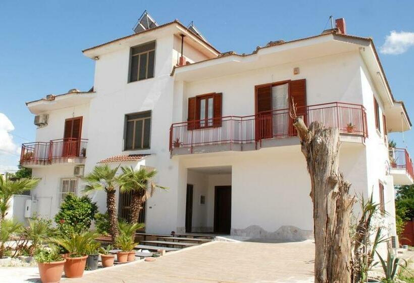 הוסטל Residence Jano