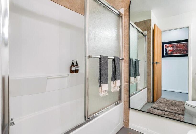 호스텔 The Castle House Estate