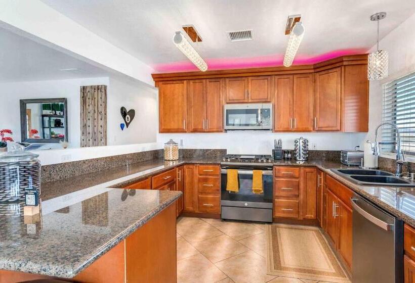 호스텔 The Castle House Estate