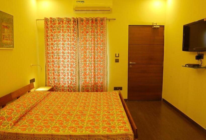 민박 Family Vacay In Green Settings