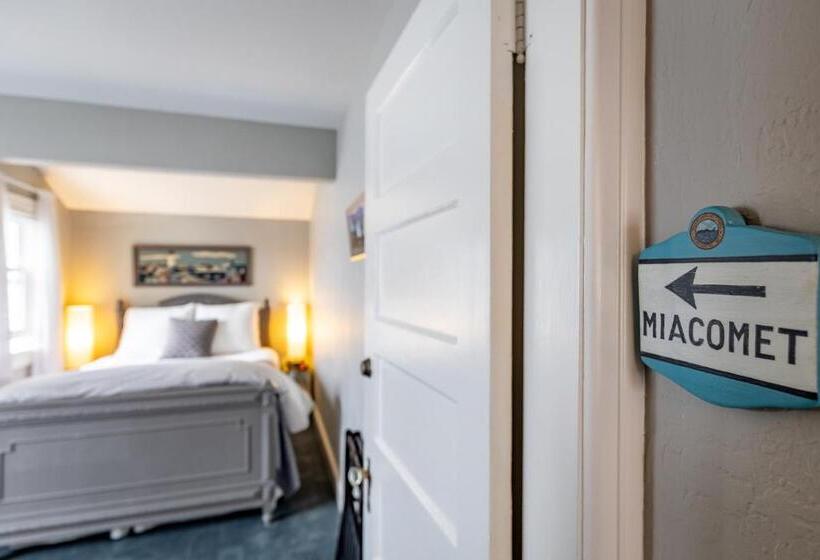 Bed and Breakfast Nantucket Whale Inn, Half Moon Bay