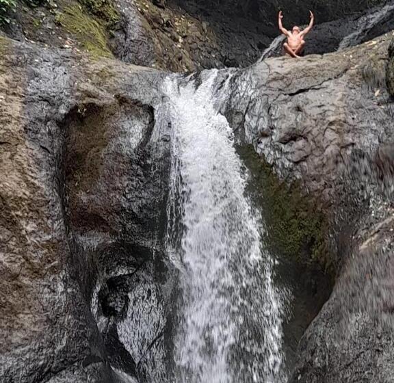 مبيت وإفطار Restaurante Y Cabinas Sudy