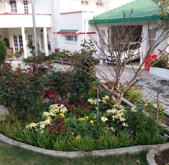 مبيت وإفطار Rosewood Estate