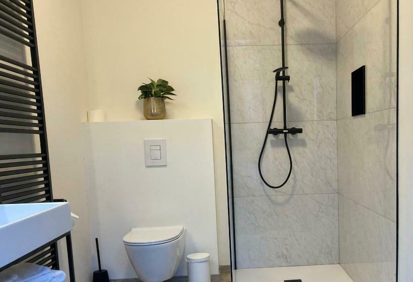 민박 Rs10 Turnhout