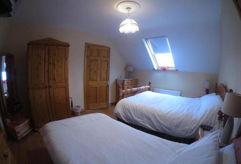 Derghaven B&b, Hostel & Self Catering