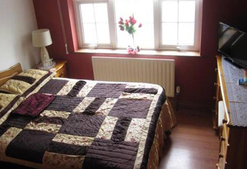 Derghaven B&b, Hostel & Self Catering