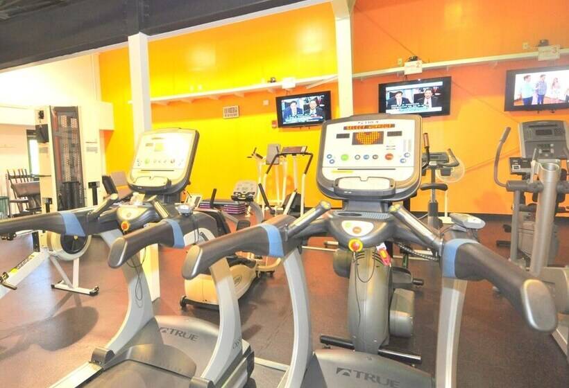 Fox Hollow Cozy Den With A Hot Tub