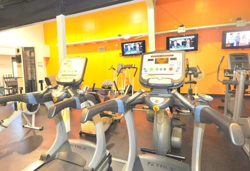 Fox Hollow Cozy Den With A Hot Tub