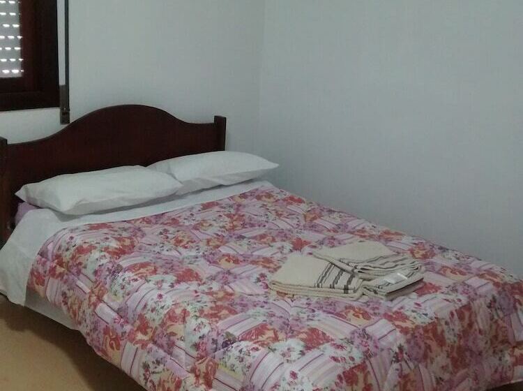 Hostel E Suites Scheckinah