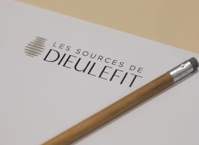 호텔 Domaine Les Sources De Dieulefit