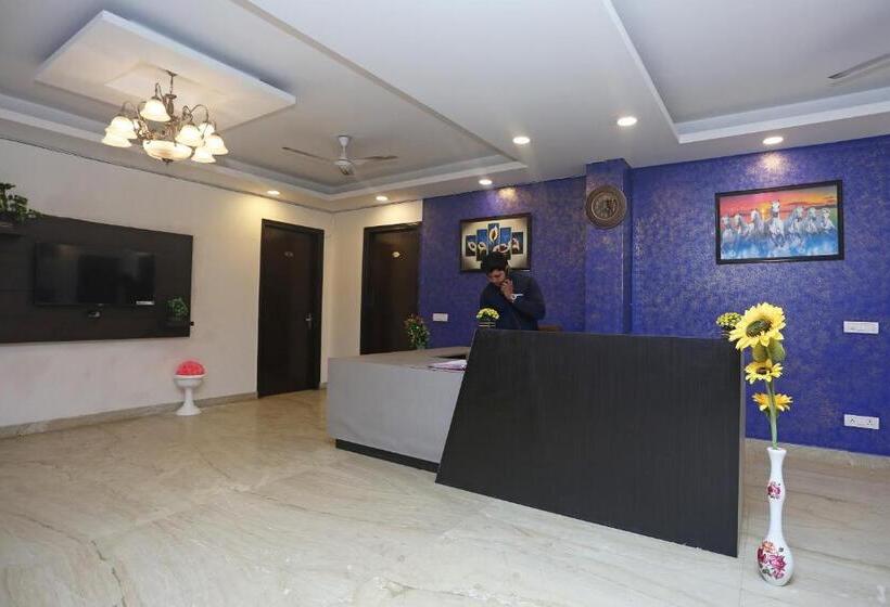 هتل Oyo 28003 Maira Stays