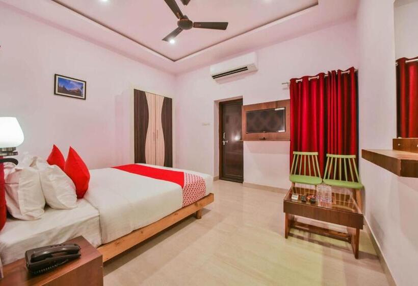 호텔 Oyo 40796 Banjara Luxury Stay