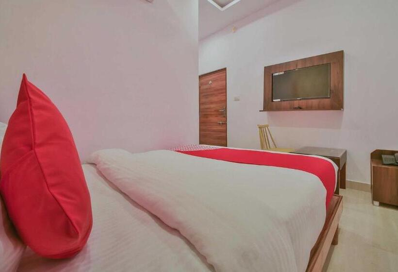 호텔 Oyo 40796 Banjara Luxury Stay