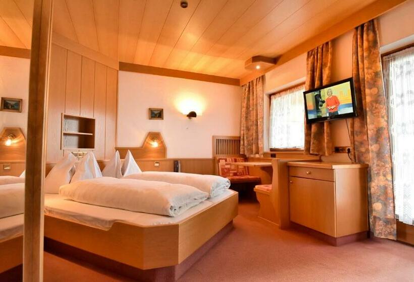 בית מלון כפרי Pension Alpenhof