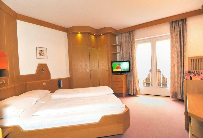 בית מלון כפרי Pension Alpenhof