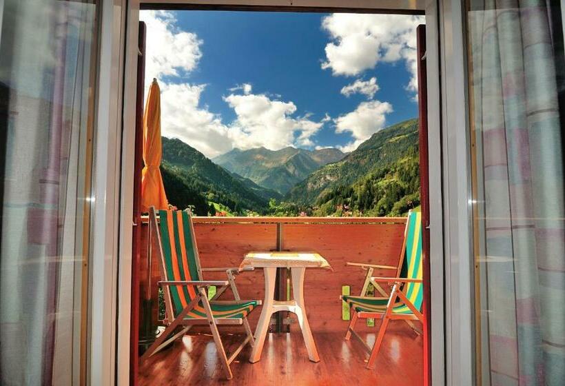 בית מלון כפרי Pension Alpenhof