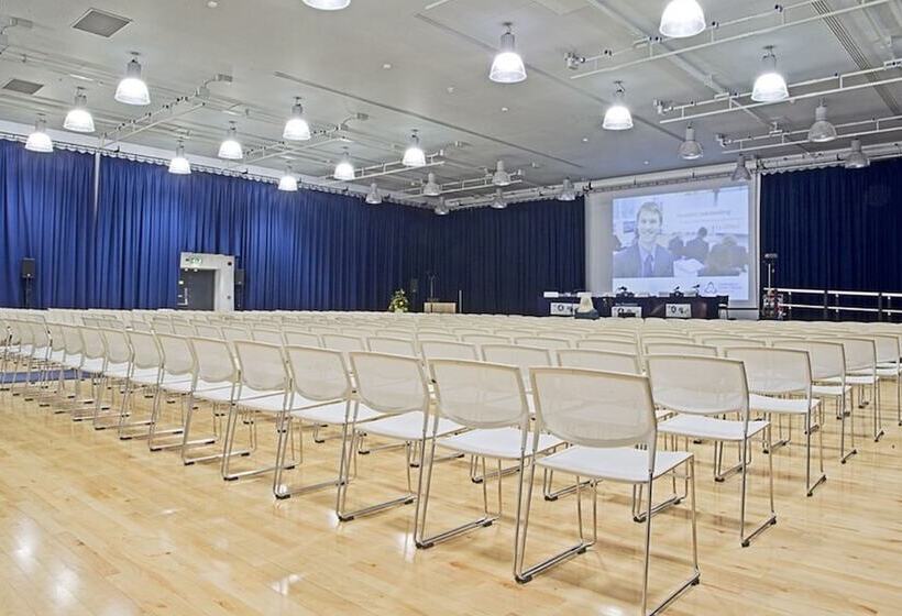 Отель Petros Court