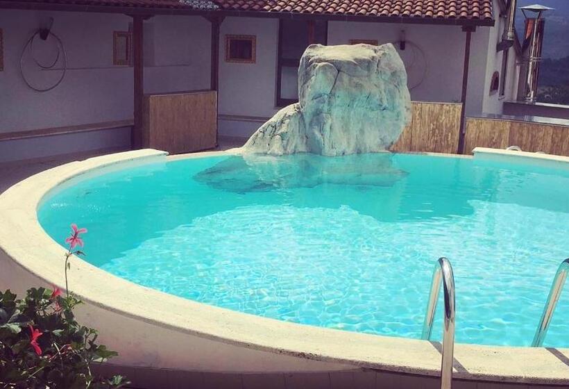 호텔 Pino Loricato