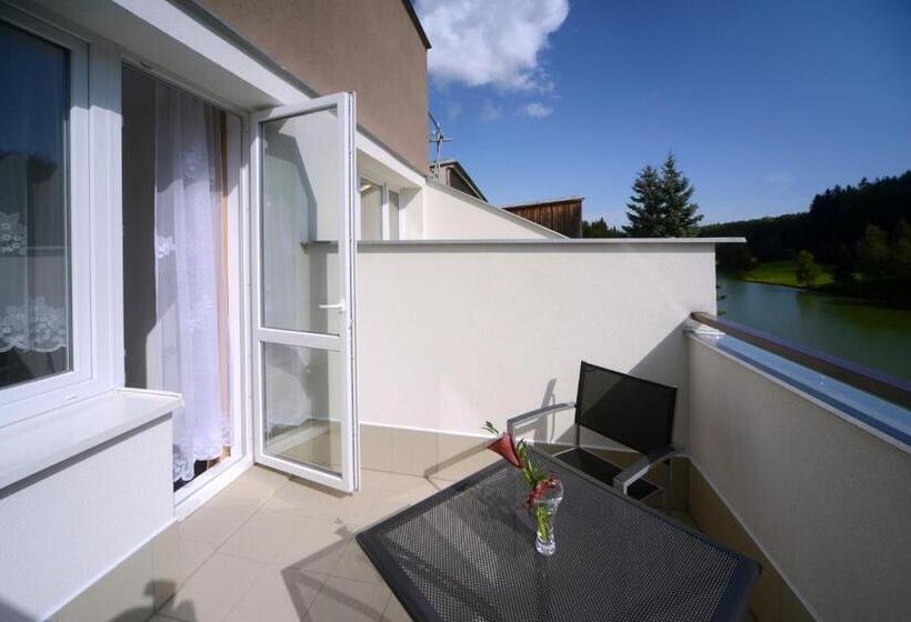 בית מלון כפרי Resort Luna