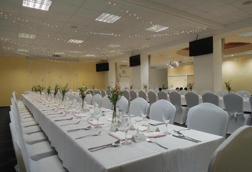 בית מלון כפרי Resort Luna