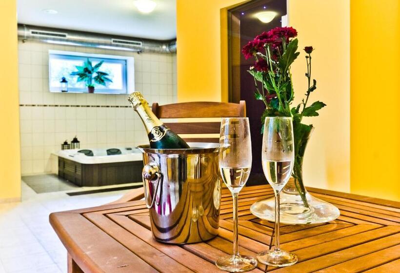 בית מלון כפרי Resort Luna