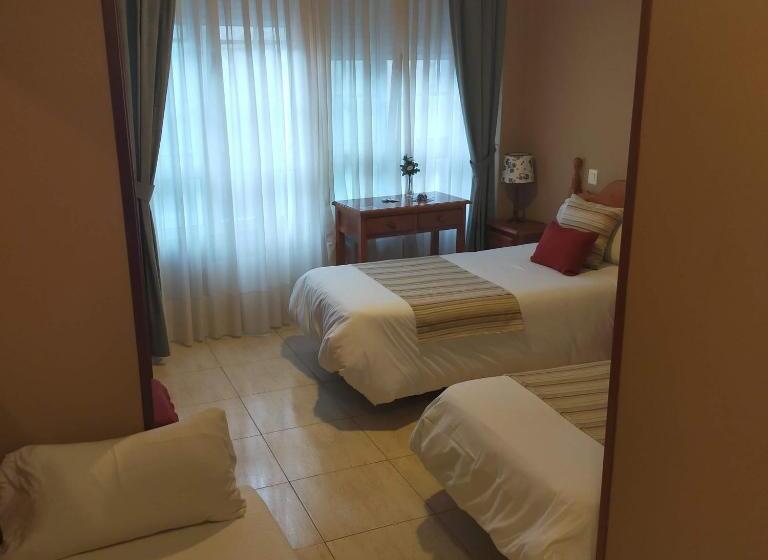 فندق Restaurante Oviedo