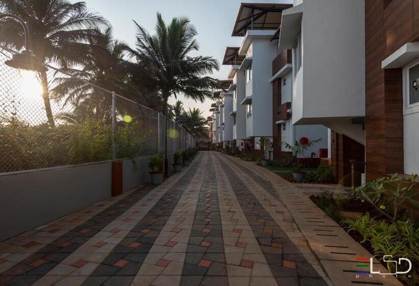 Отель Salcete Beach Resort