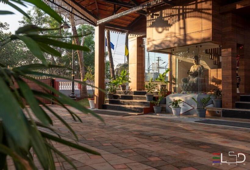 Отель Salcete Beach Resort