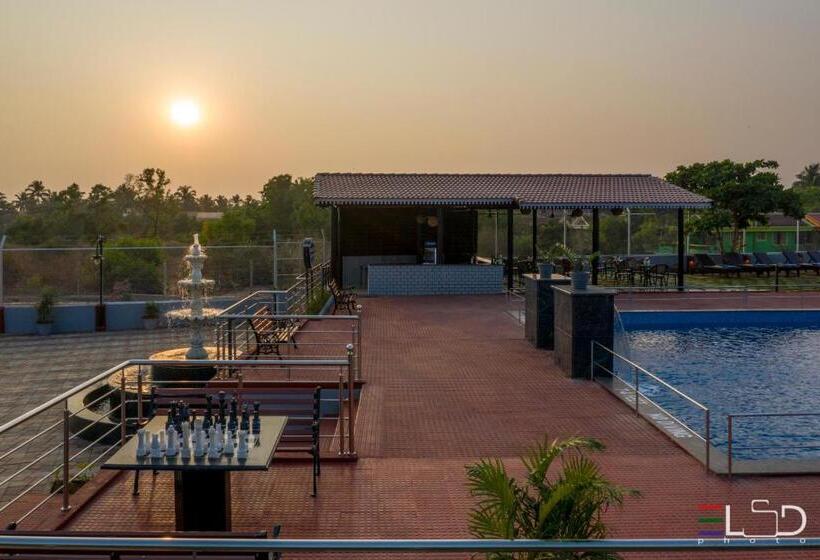 Отель Salcete Beach Resort