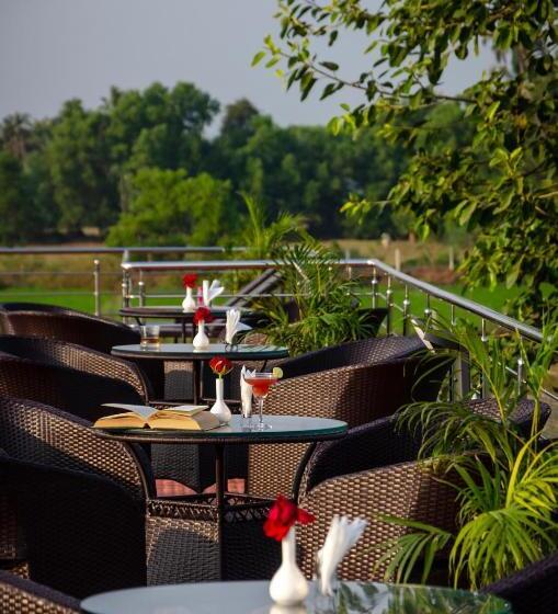 Отель Salcete Beach Resort