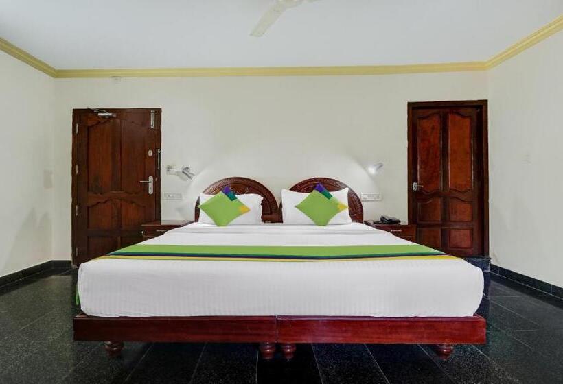 Itsy Hotels The Waters Edge Beach Resort