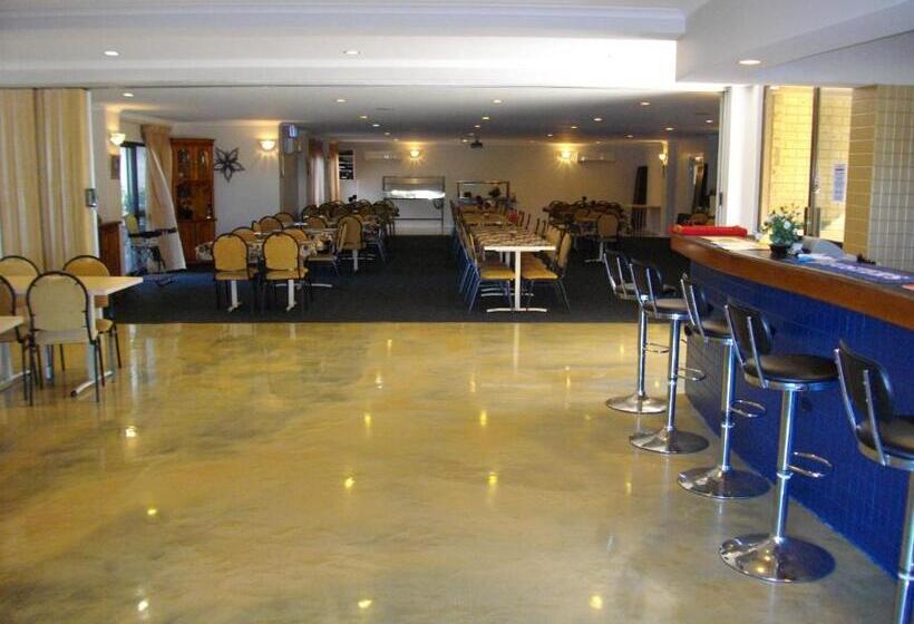 Kurrimine Beach Motel