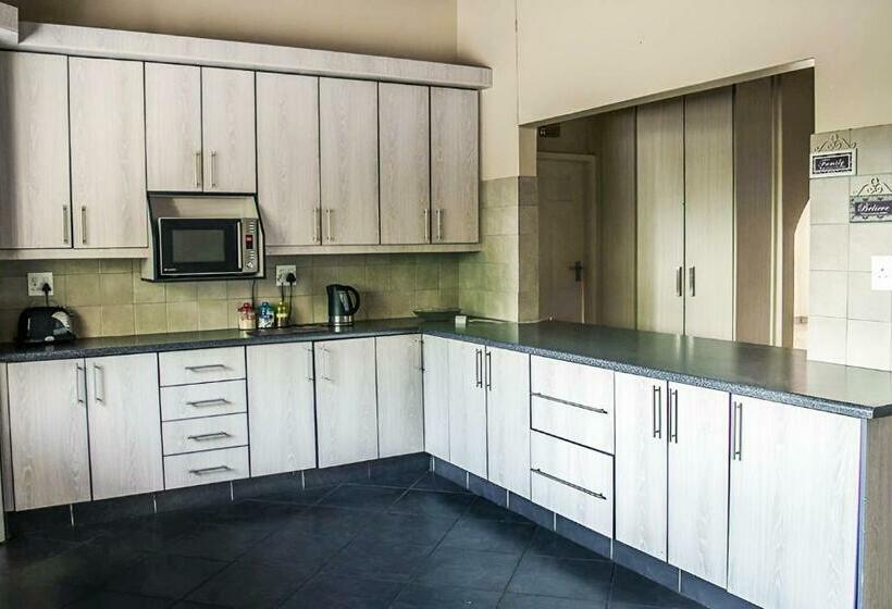 פנסיון Mbs Guest House