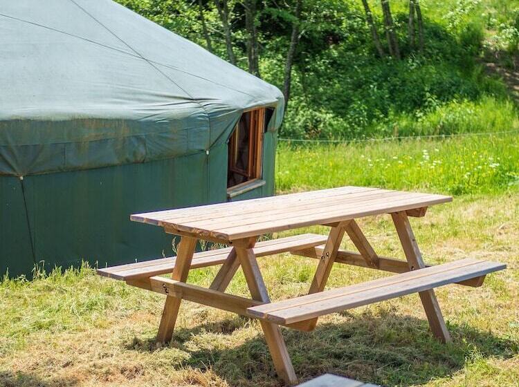 פנסיון Yourtissimo   La Maison Rouge