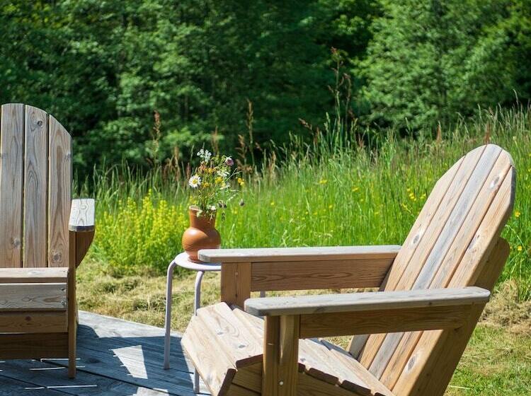 פנסיון Yourtissimo   La Maison Rouge